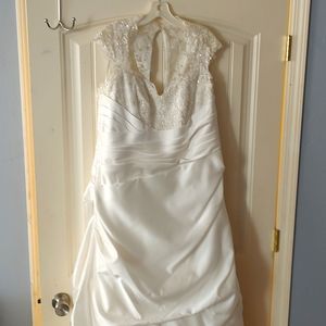 David's Bridal White Wedding Dress with Lace Details